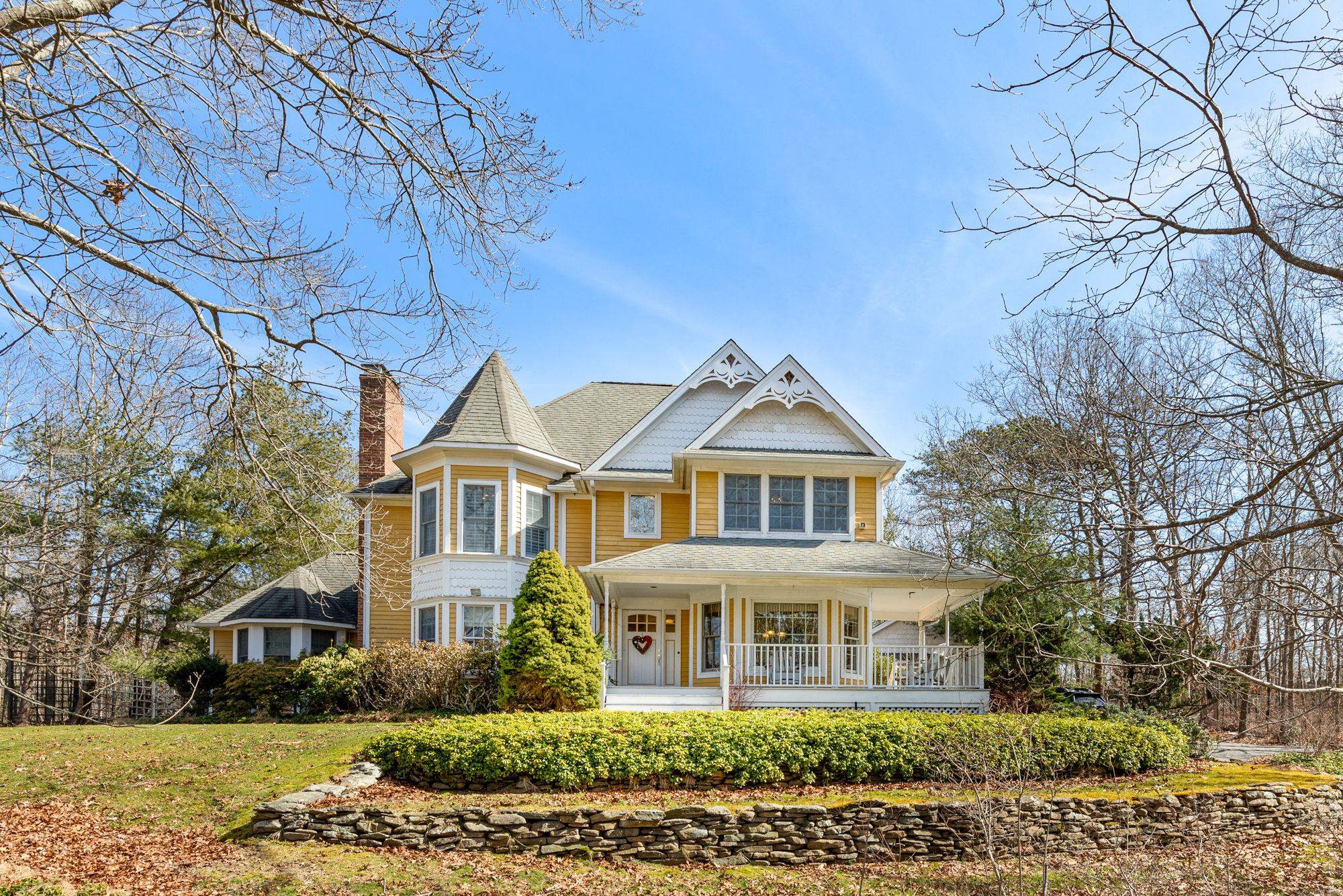 4 Bedroom Water Mill With Covered Porch