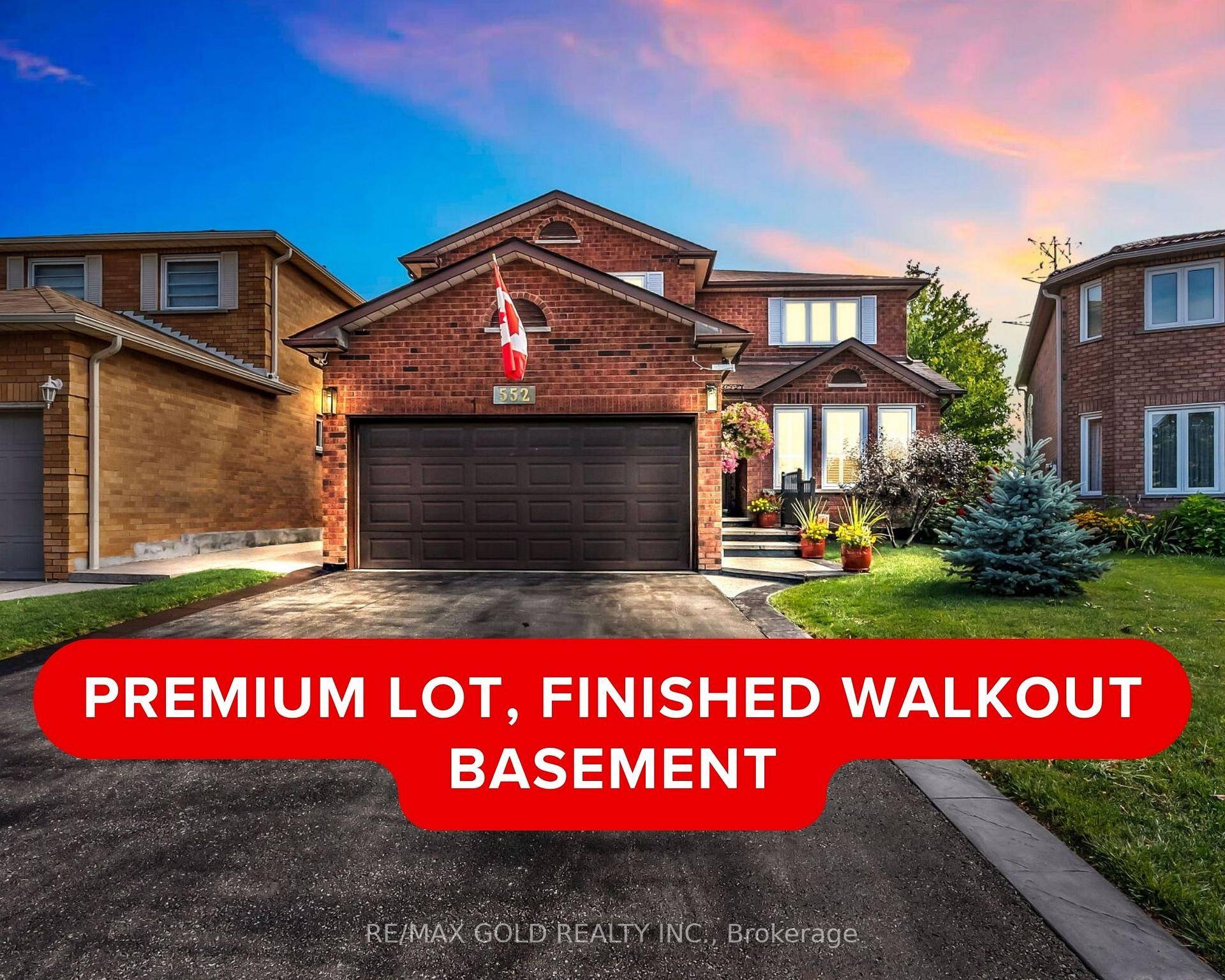 Welcome to Your Dream Home in Mississaugas Most Desirable Neighbourhood This beautifullyupgraded 5 bedroom, 4 bathroom detached home perfectly combines elegance, comfort, and modernliving.