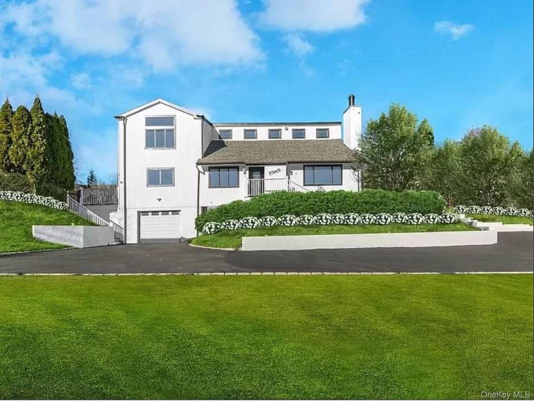 Oh honey, stop the car ! ' Feast your eyes on this stunning home, south of the highwayThis luxurious 5 bdrm 5 bath retreat offers 4, 416 sq ft of ...