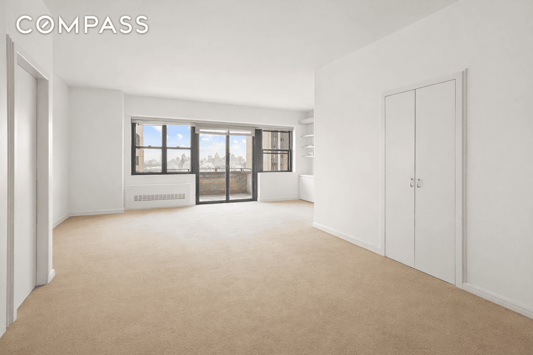Moving on Up ! Enjoy high rise living in midtown in this high floor one bedroom, two bath home.