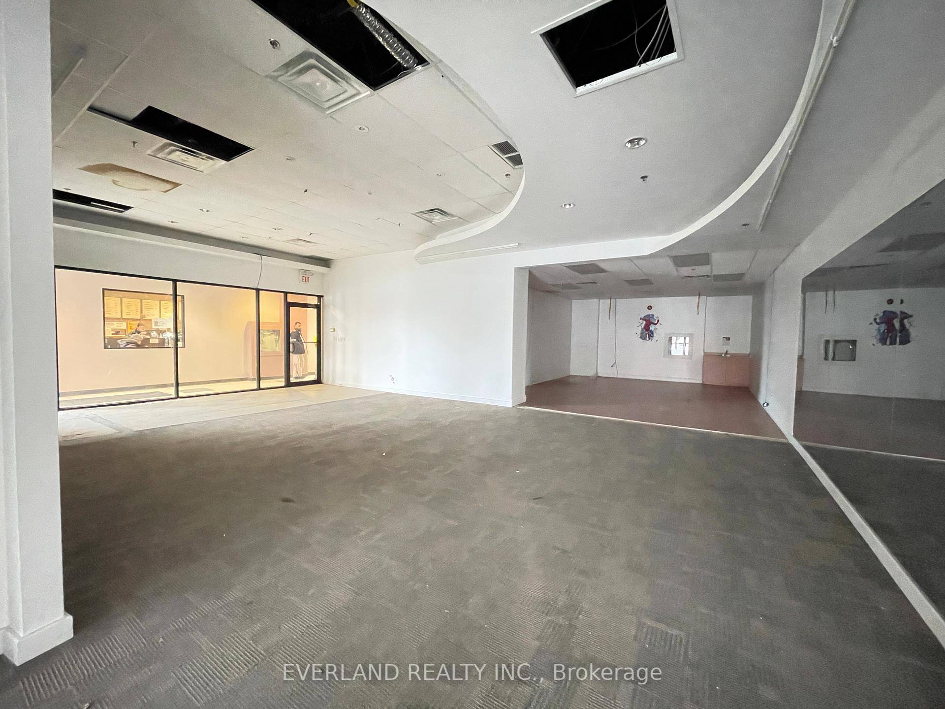 High Traffic Retail Location Available On The First Floor, Lease Area 1558 Sqft Suitable For A Variety Of Uses including Personal Service, Day School, Recreational use, Retail Store, Etc.