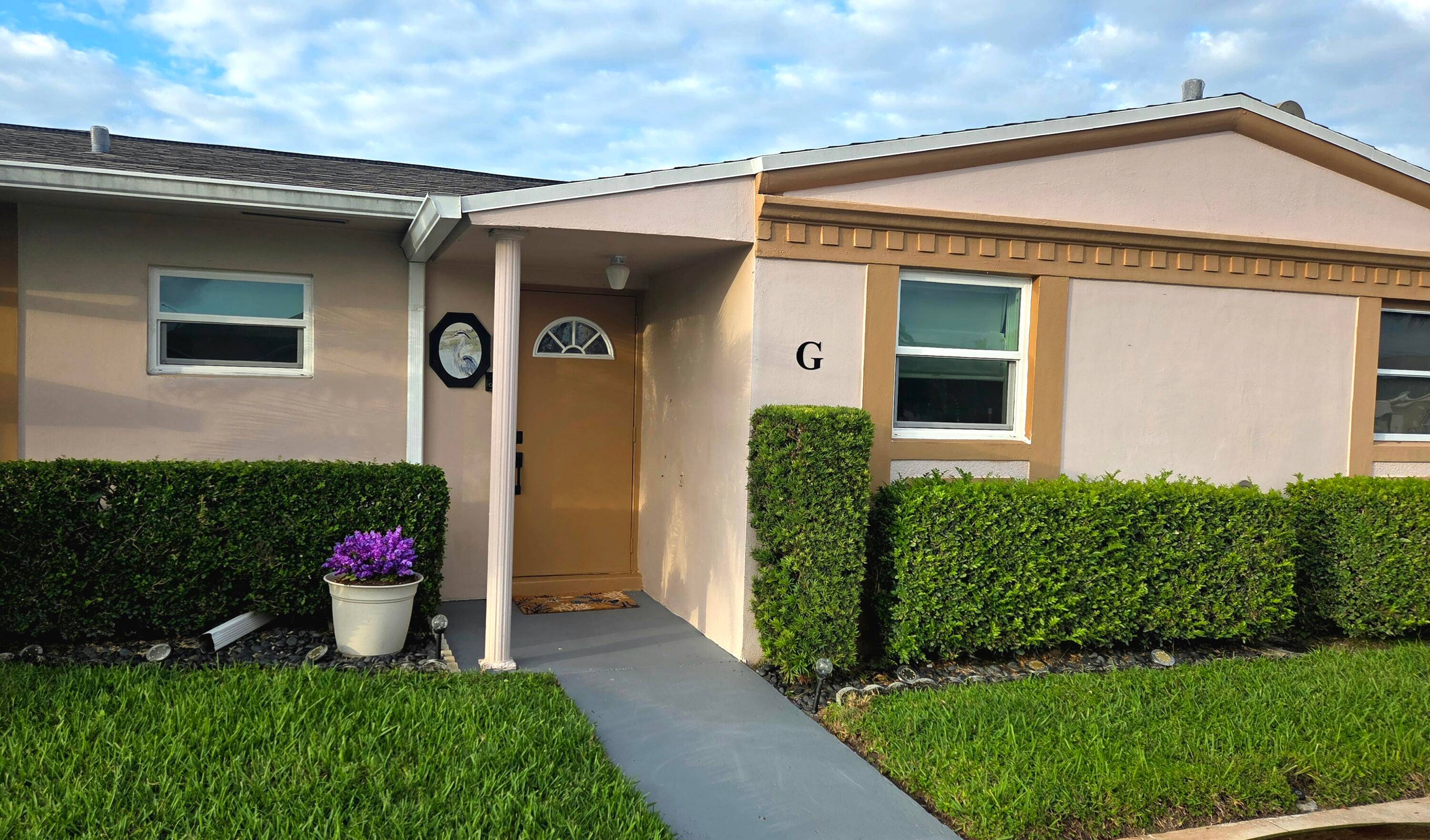 Welcome to this beautifully upgraded 1 Bedroom, 1.
