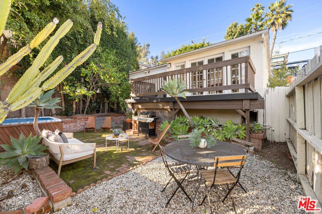 9032   Phyllis Ave 2BR Sunset Strip La