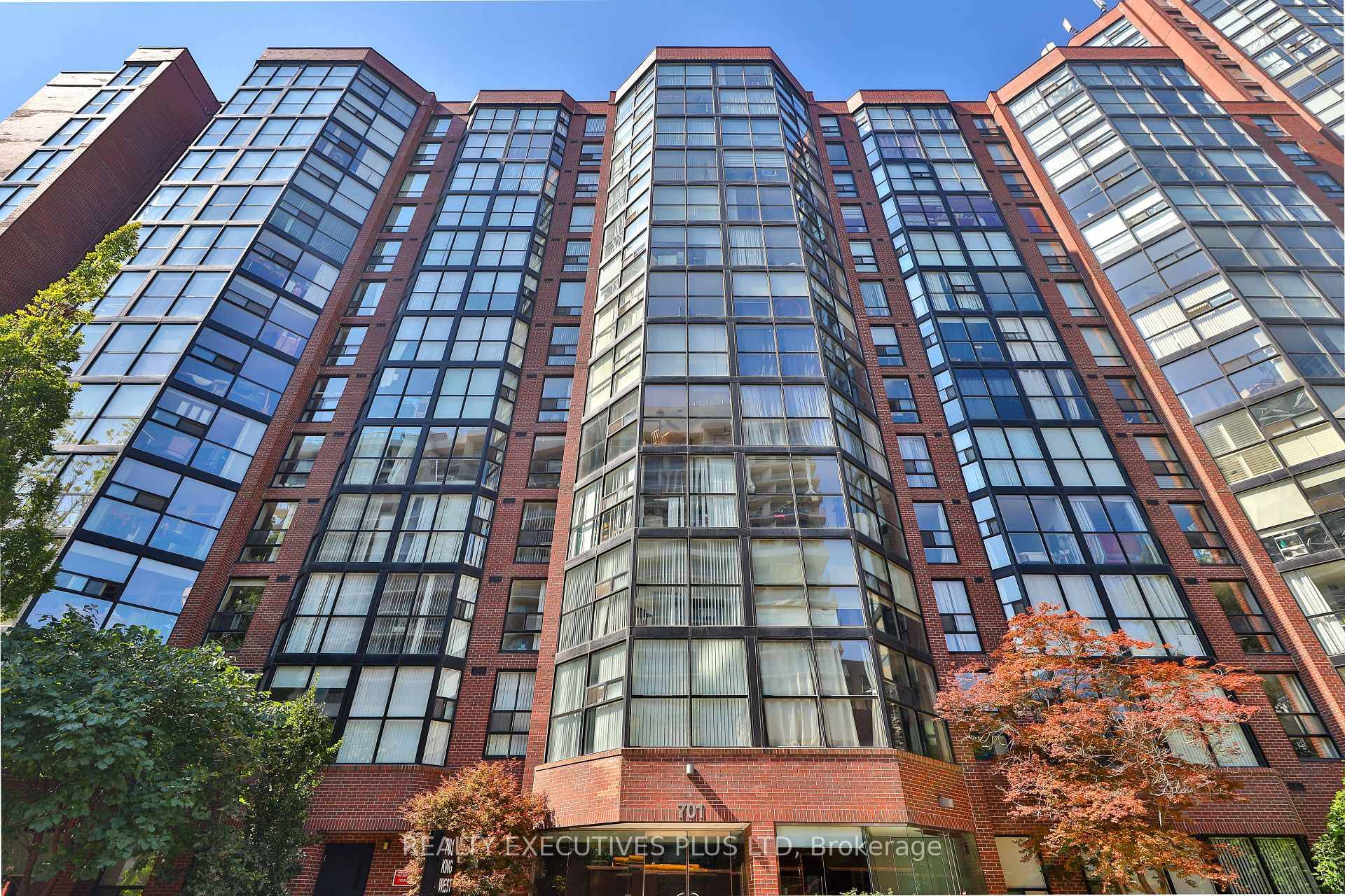 A rare find where style meets everyday practicality, this beautifully updated 2 bedroom den, 2 bath residence spans over 1, 040 sq.