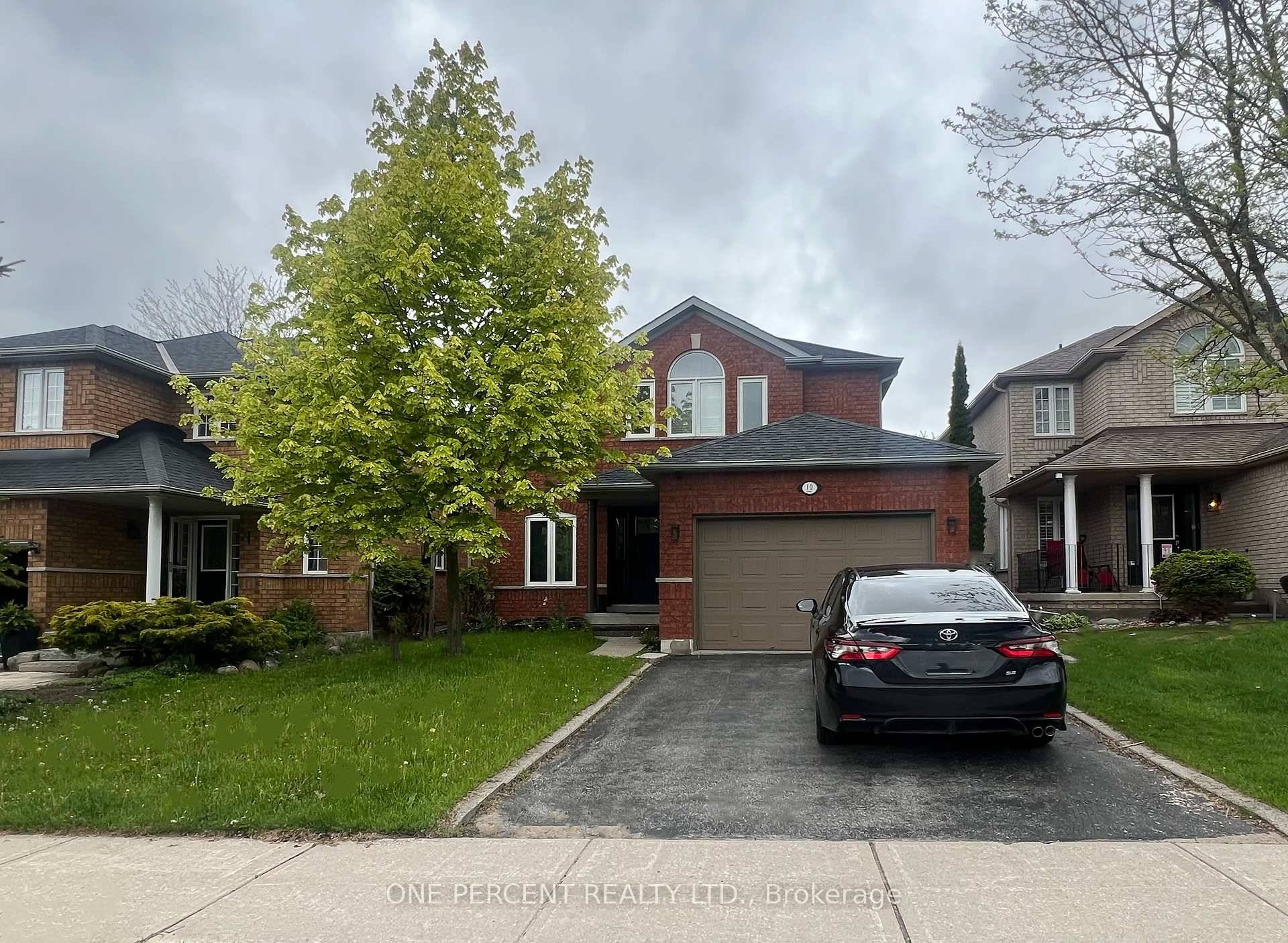 Exquisite 2 Storey Home in Desirable Innisshore !