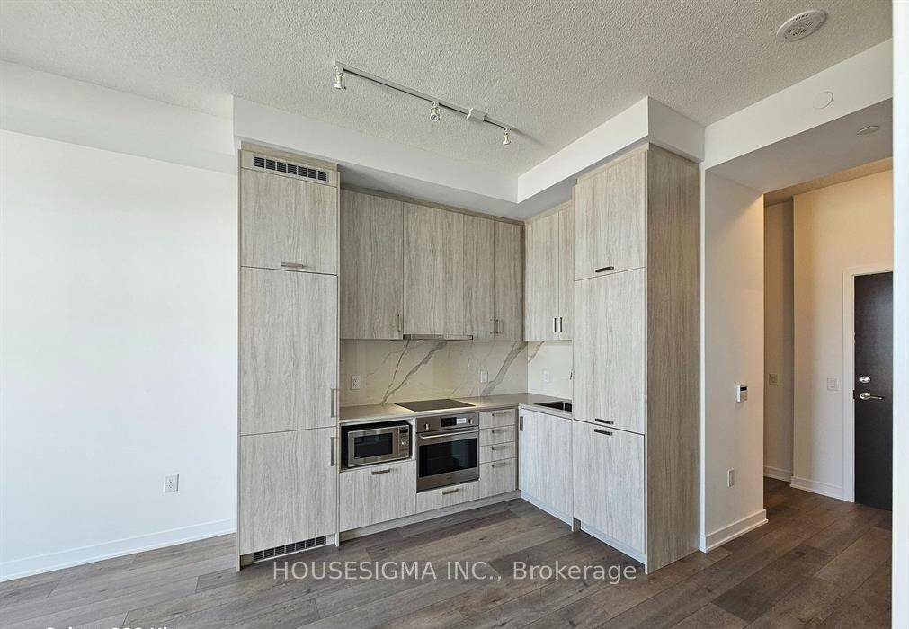 Mobilio Condo In The Heart Of Vaughan Metropolitan Centre.