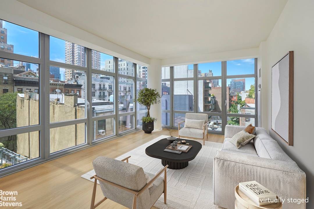 Sun Filled Corner Residence at The Link Condominium Welcome to your elegant new 2 bedroom, 2 bath corner residence at The Link Condominium with captivating views and magnificent sunsets.