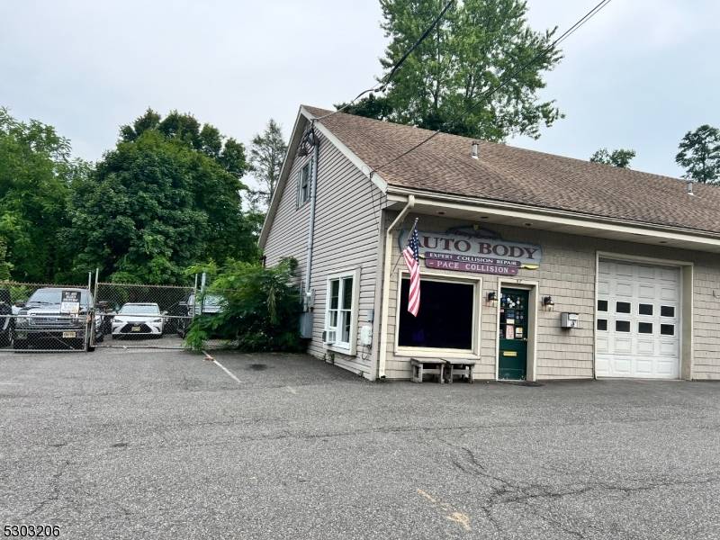 Wonderful opportunity to own and run an Auto Body Shop and excellent Collision Repair.