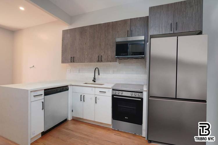 Bright amp ; Bold 2 Bedroom with Private Roof Terrace in the Heart of Bushwick Williamsburg ?