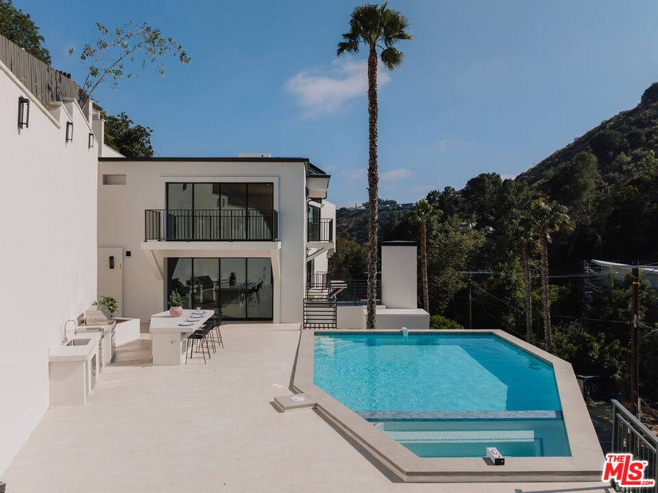 2256   Nichols Canyon Rd 5BR Hollywood Hills East La