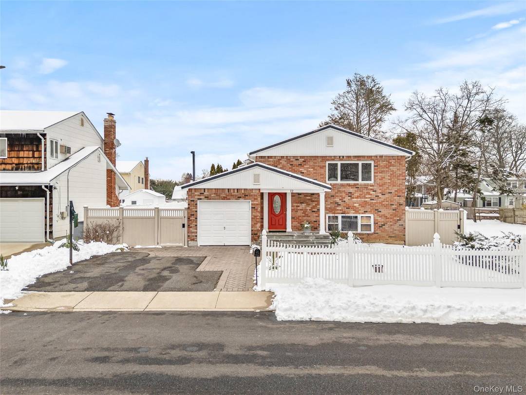 Whole house rental located in a quiet residential neighborhood in Melville, Town of Huntington, Suffolk County.