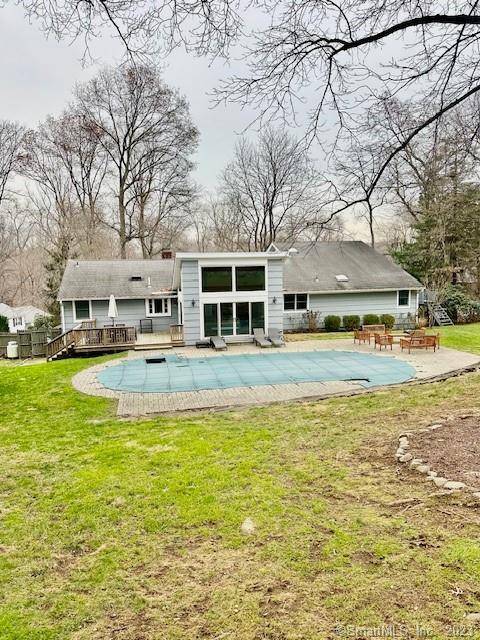 Light filled ranch style contemporary nestled at the end of one of Westport's most sought after cul de sacs, close to schools, beaches and shopping.