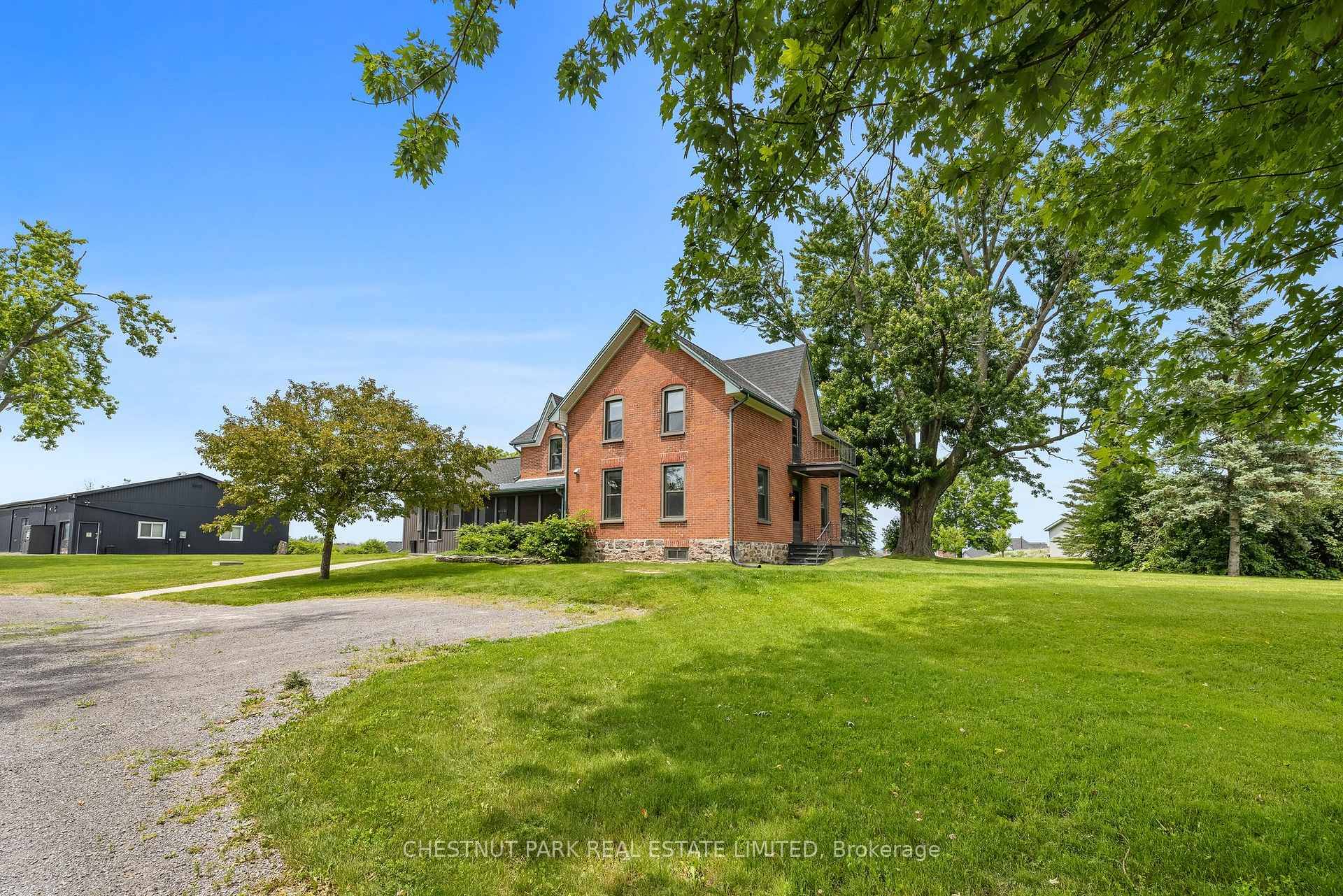 LIVE WORK PLAY ! RARE RENOVATED FARMHOUSE ON 3 ACRES 5 MINUTES TO PETERBOROUGH amp ; HWY 115 !