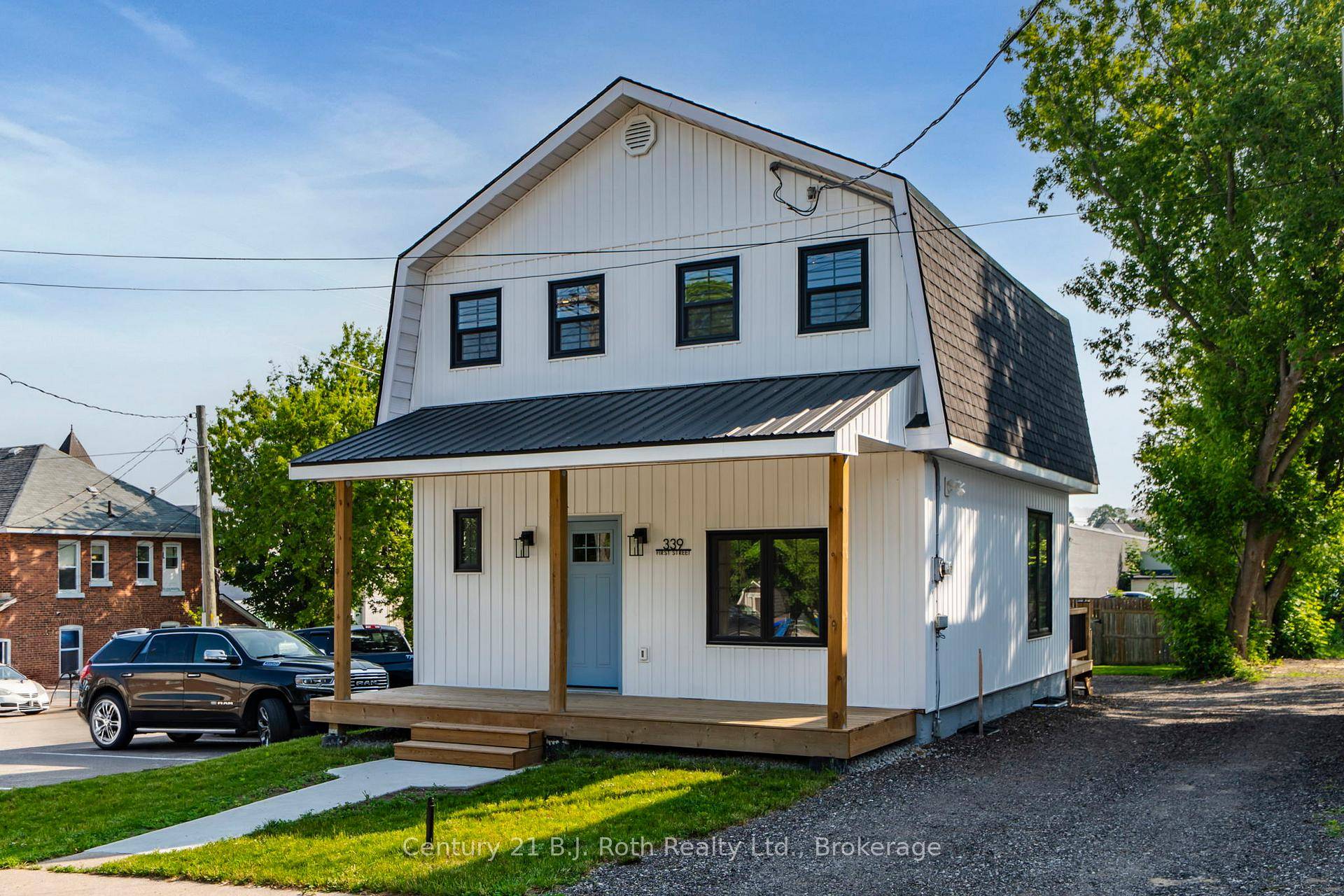 Chic Downtown Midland Retreat, located in Beautiful Georgian Bay.