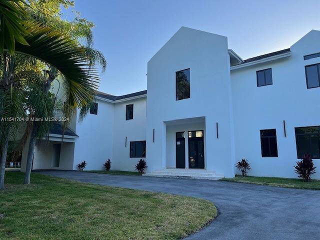 New construction. Spacious and beautiful house near Miller Dr, each room has its own bathroom 6 6, impact windows and doors, spectacular pool with bath, new kitchen with quartz countertops, ...