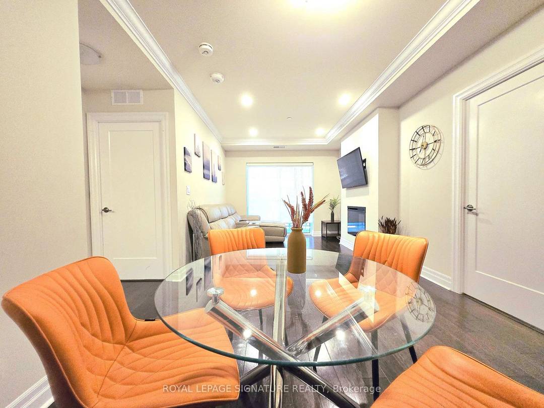 Welcome to luxury living in the heart of Downtown London at Azure Condominium.