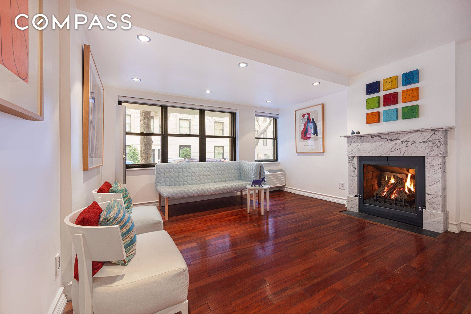 Welcome to this sophisticated one bedroom, one bathroom triplex located on a quintessential upper Eastside tree lined street, two blocks from New York City s treasure ; Central Park and ...