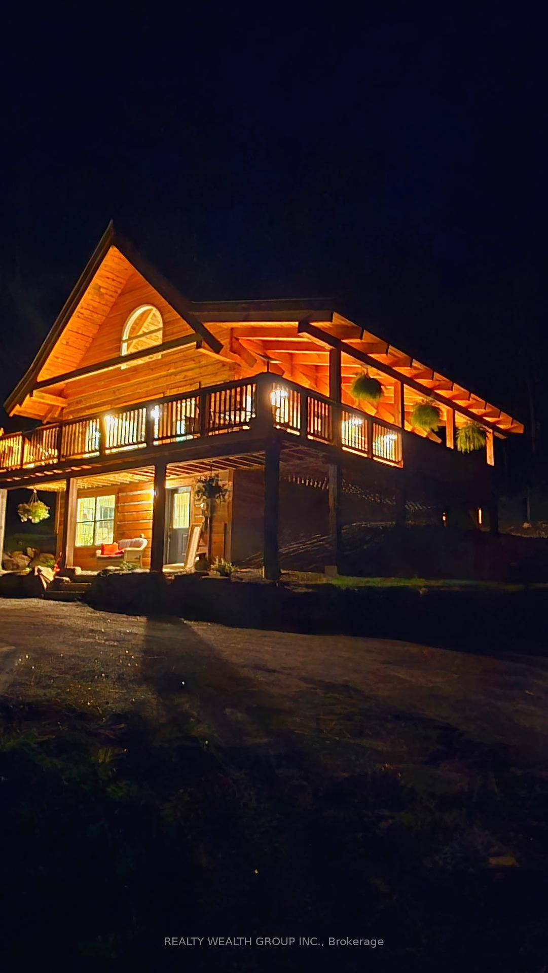 Brand NEW ! Custom Built Log Home in Algonquin Heights Estates A Rare Northern RetreatWelcome to your dream escape !