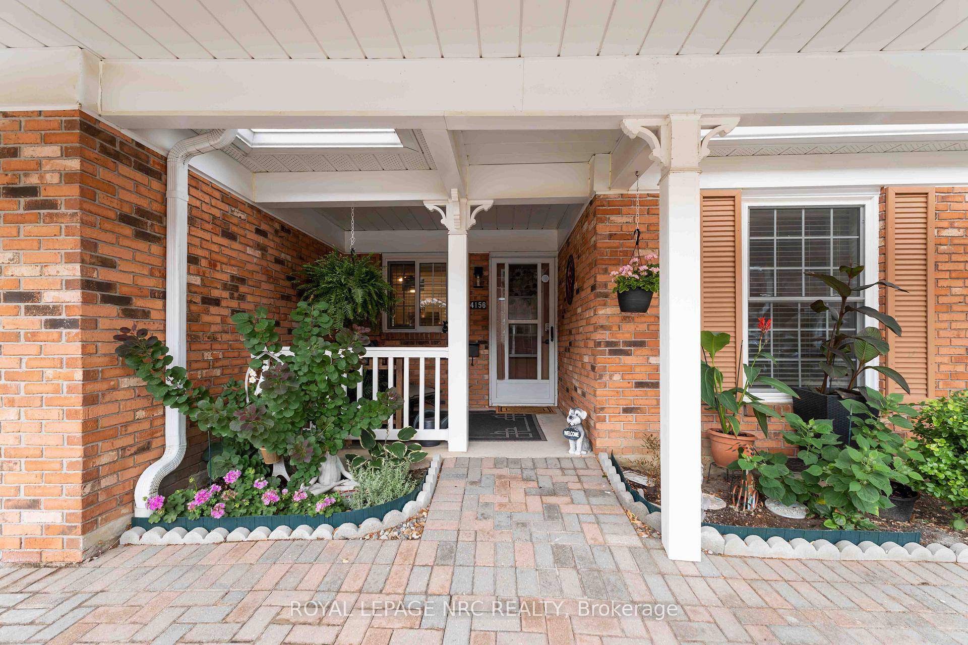Set among Niagara's vineyards and peach orchards, this thoughtfully designed 1250 sq.