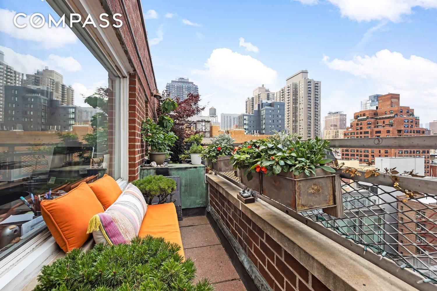 Private Outdoor Terrace Dream !