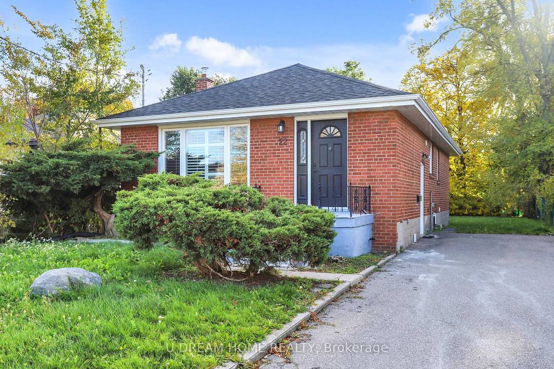 Fully Furnished, Newly Renovated Open Concept Detached Home in a High Demand Neighbourhood !