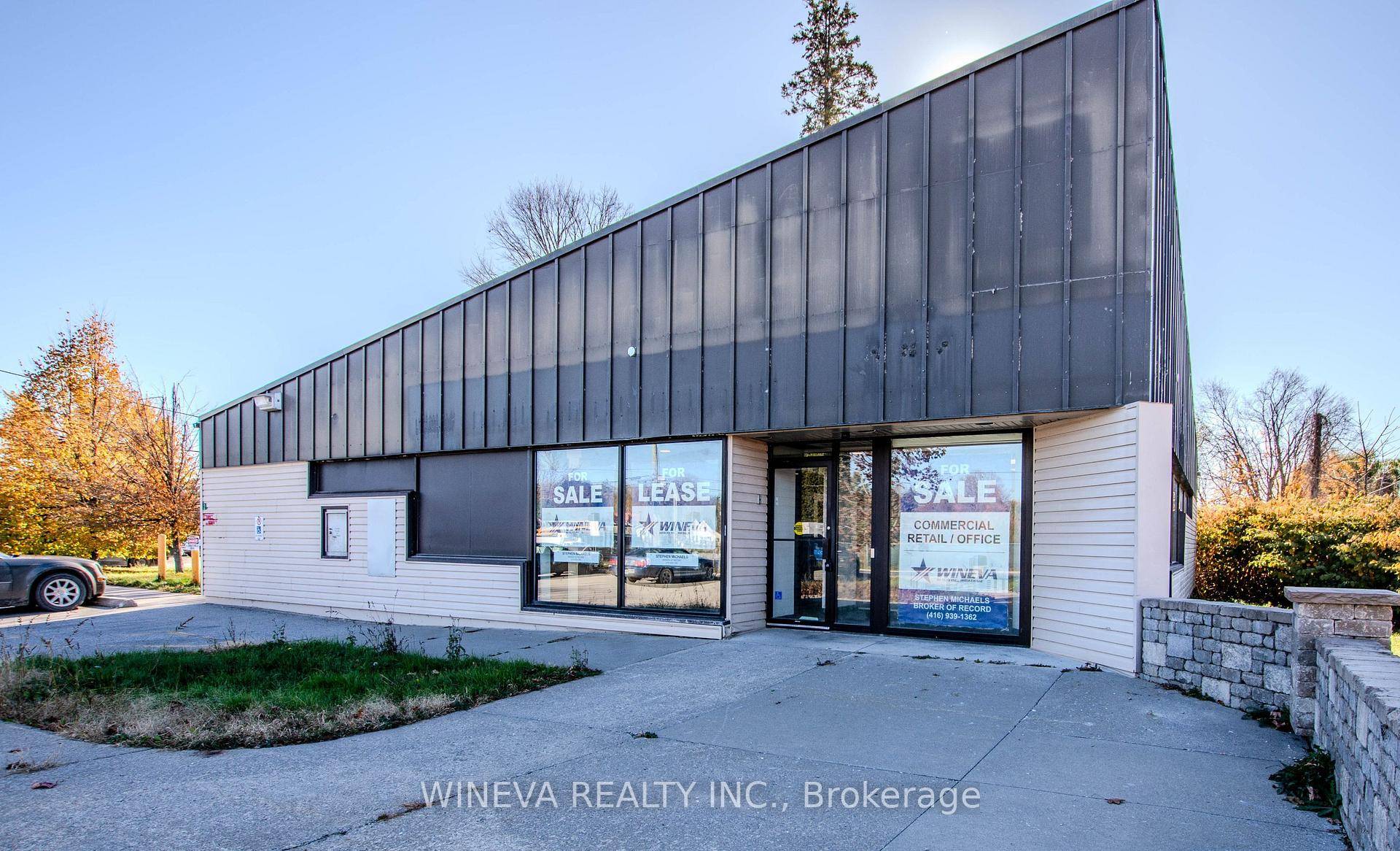 Discover a standout commercial opportunity in the vibrant heart of Coboconk with this 3, 000 sq ft retail building.