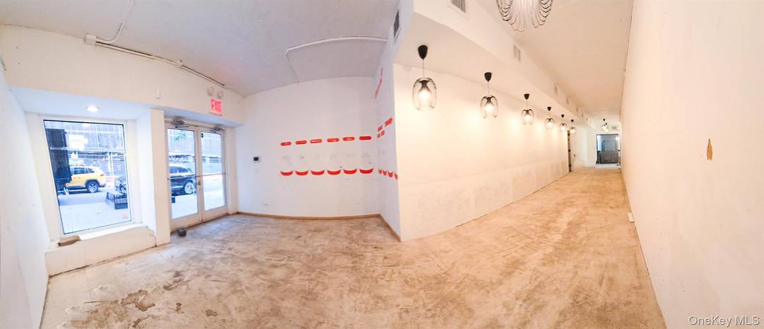 A BLANK CANVAS FOR YOUR DREAM BUSINESS PRIME LOCATION !