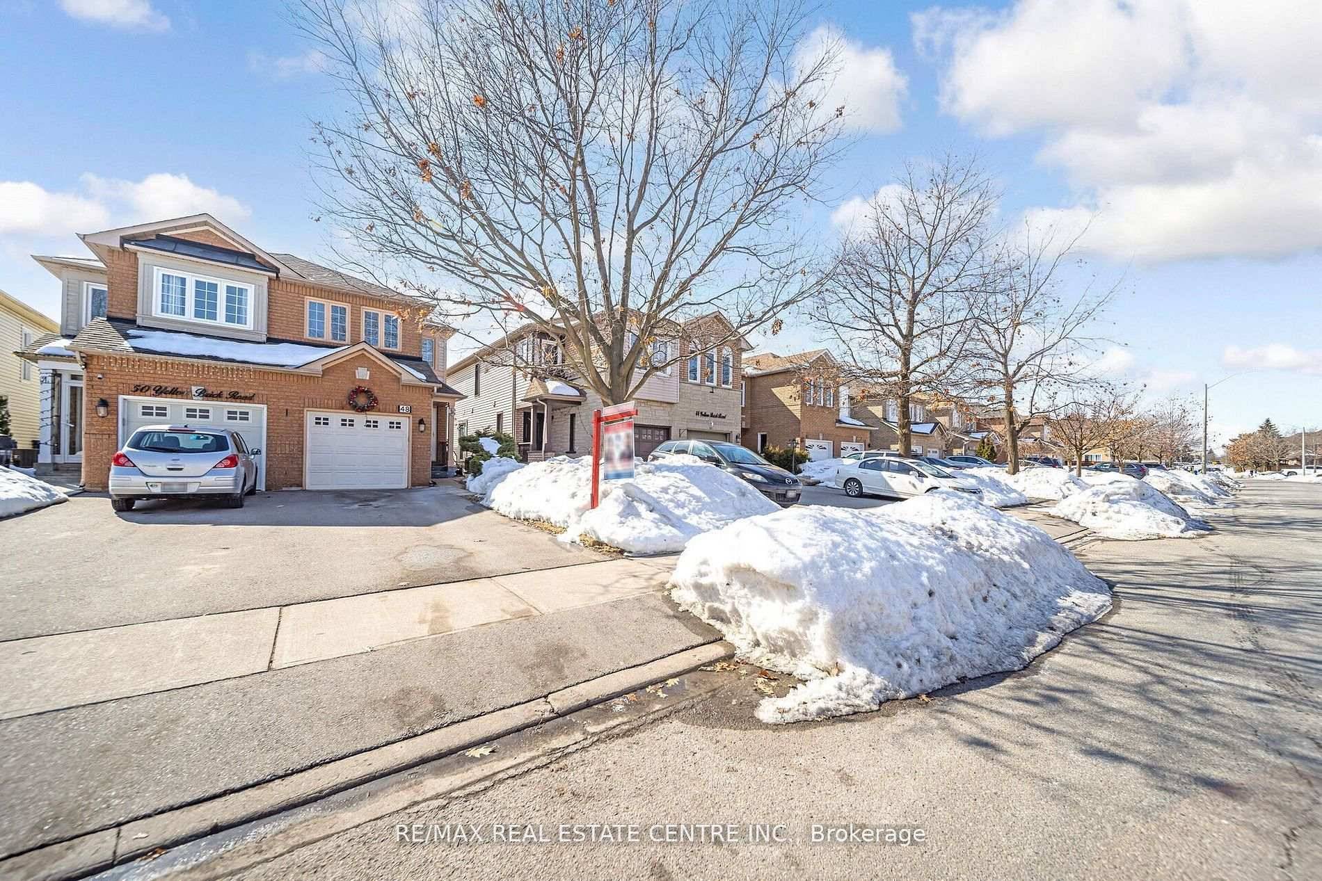 This Beautifully Maintained And Move in Ready Semi detached Home Offers A Fantastic Opportunity For Comfortable Living.
