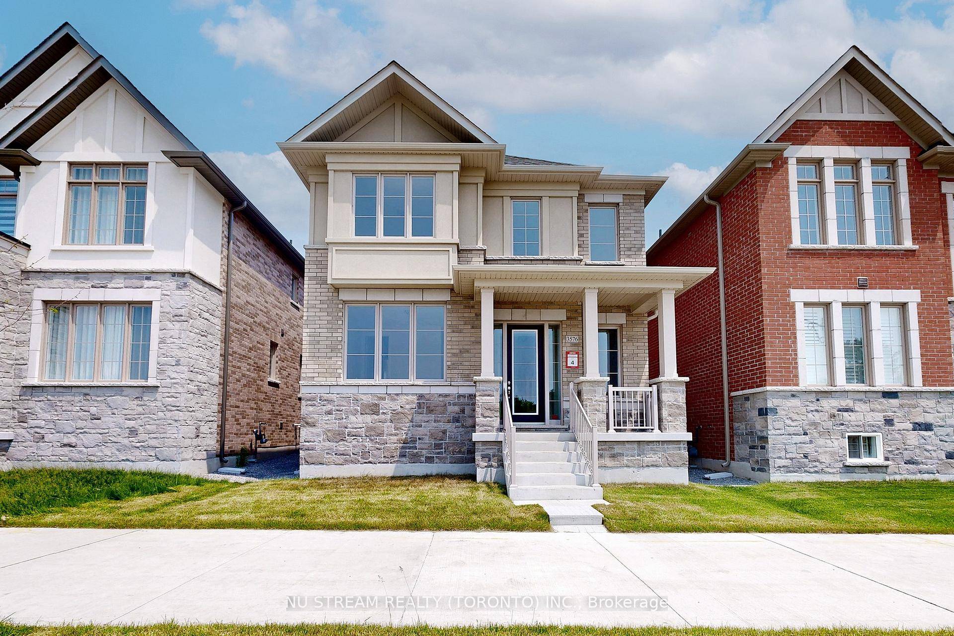 BRAND NEW ! ! ! Expertly crafted by renowned builder Lindvest, this luxurious detached home is located in the highly sought after Markham South Cornell community, seamlessly blending luxury living, ...
