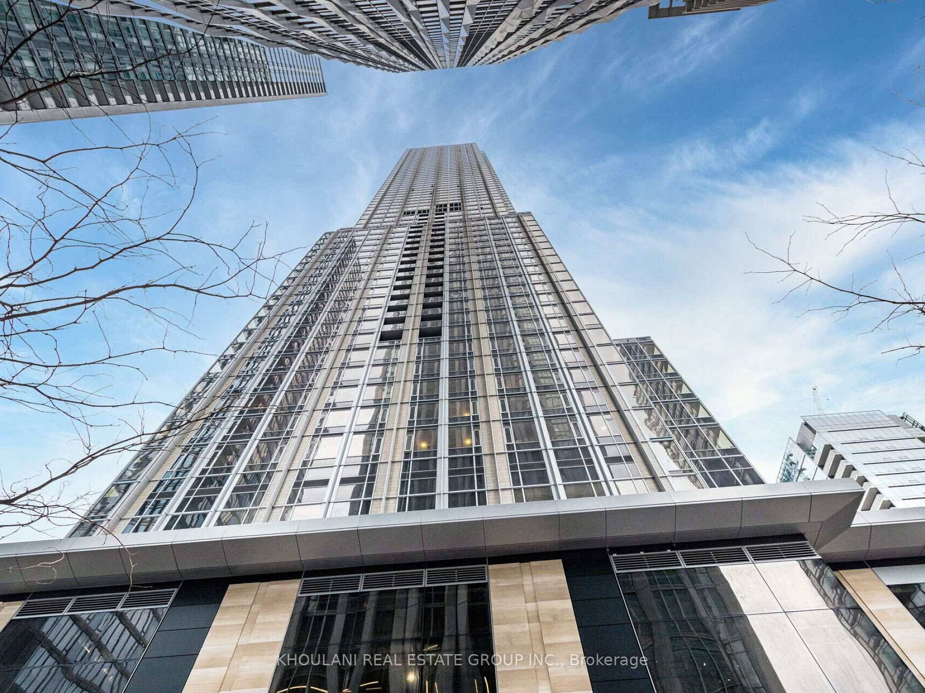 Absolutely Stunning ! Welcome to 11 Yorkville, a prestigious address in one of Toronto's most vibrant neighbourhood.