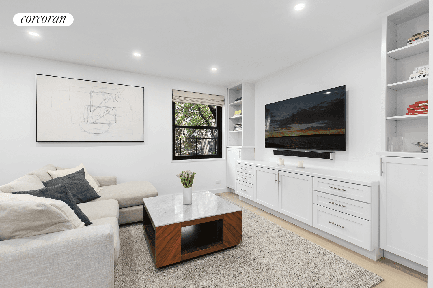626 Washington Street 1B is a large 1 Bedroom 1 bath mint condition apartment which offers stunning luminosity and views of classic Village architecture and the lush landscaped common garden ...