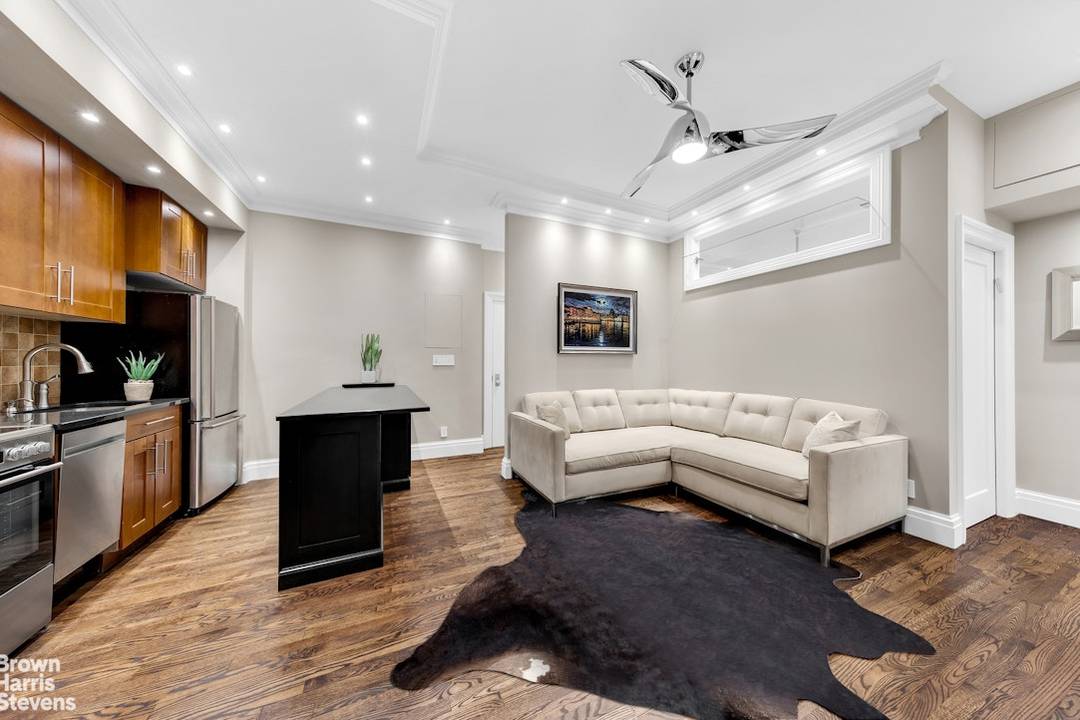 Mint Condition Hybrid Home in the sweet spot of the Upper West Side Lincoln Center has been thoughtfully designed and meticulously finished.