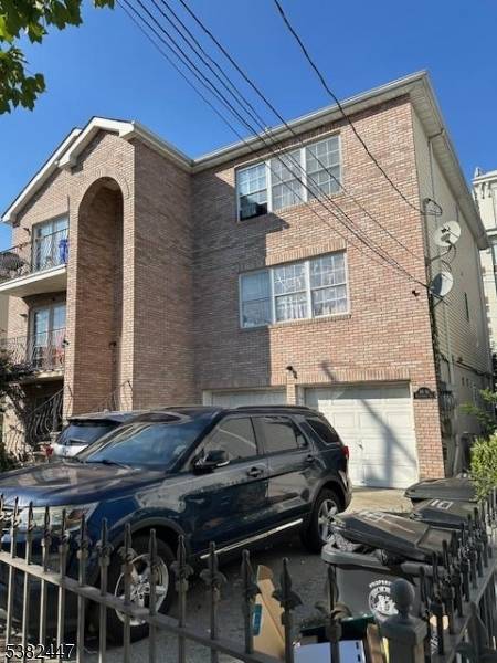 Great Location and opportunity for owner occupier or Investor alike.