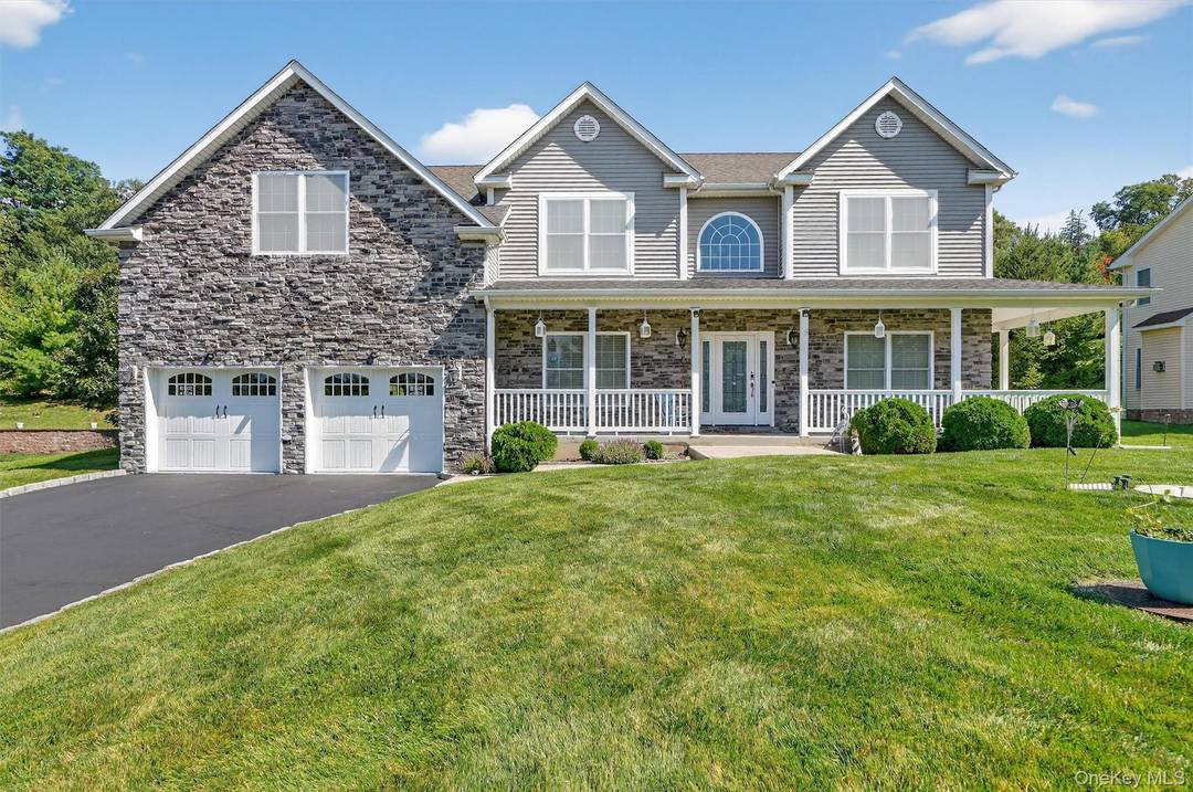 Welcome to 6 Clarion Drive A Gracious Colonial Designed for Modern Living This stunning five bedroom, four bath Colonial offers a refined living space with an ideal blend of luxury, ...