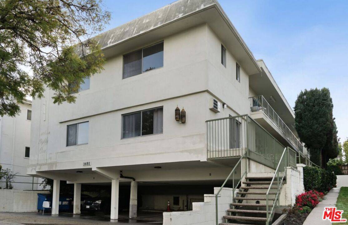 1481   Reeves St 2BR Beverlywood La