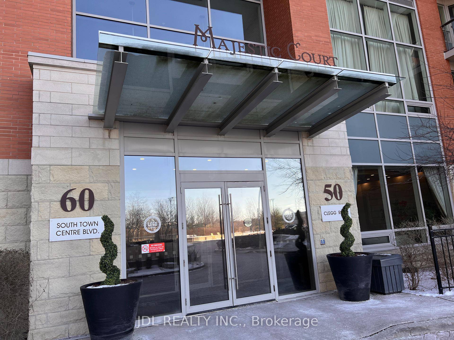 Luxury' Majestic Court Condo At Warden amp ; Hwy 7, Unionville High School.