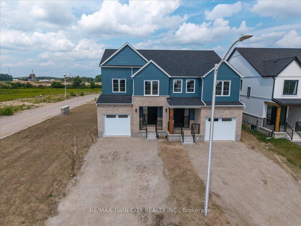 Opportunity knocks ! Beautiful curb appeal for an equally beautiful Mitchell countryside setting.