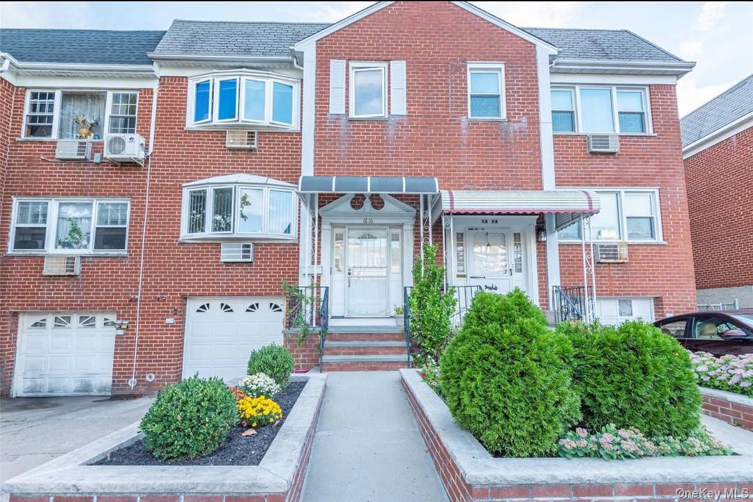 Beautifully renovated 3 bedroom 1.