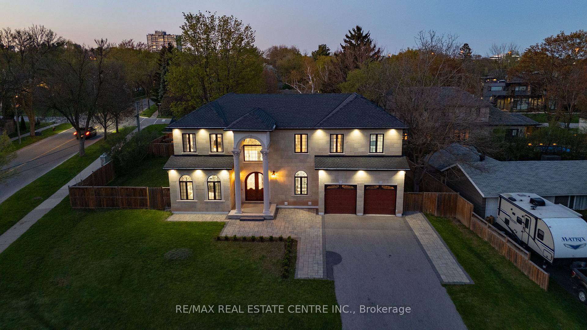 Welcome to 1081 Bomorda Drive A Custom Built Executive Home in College Park Set on a rare 100' x 100' lot in one of Oakville's most established neighborhoods, this 2018 ...