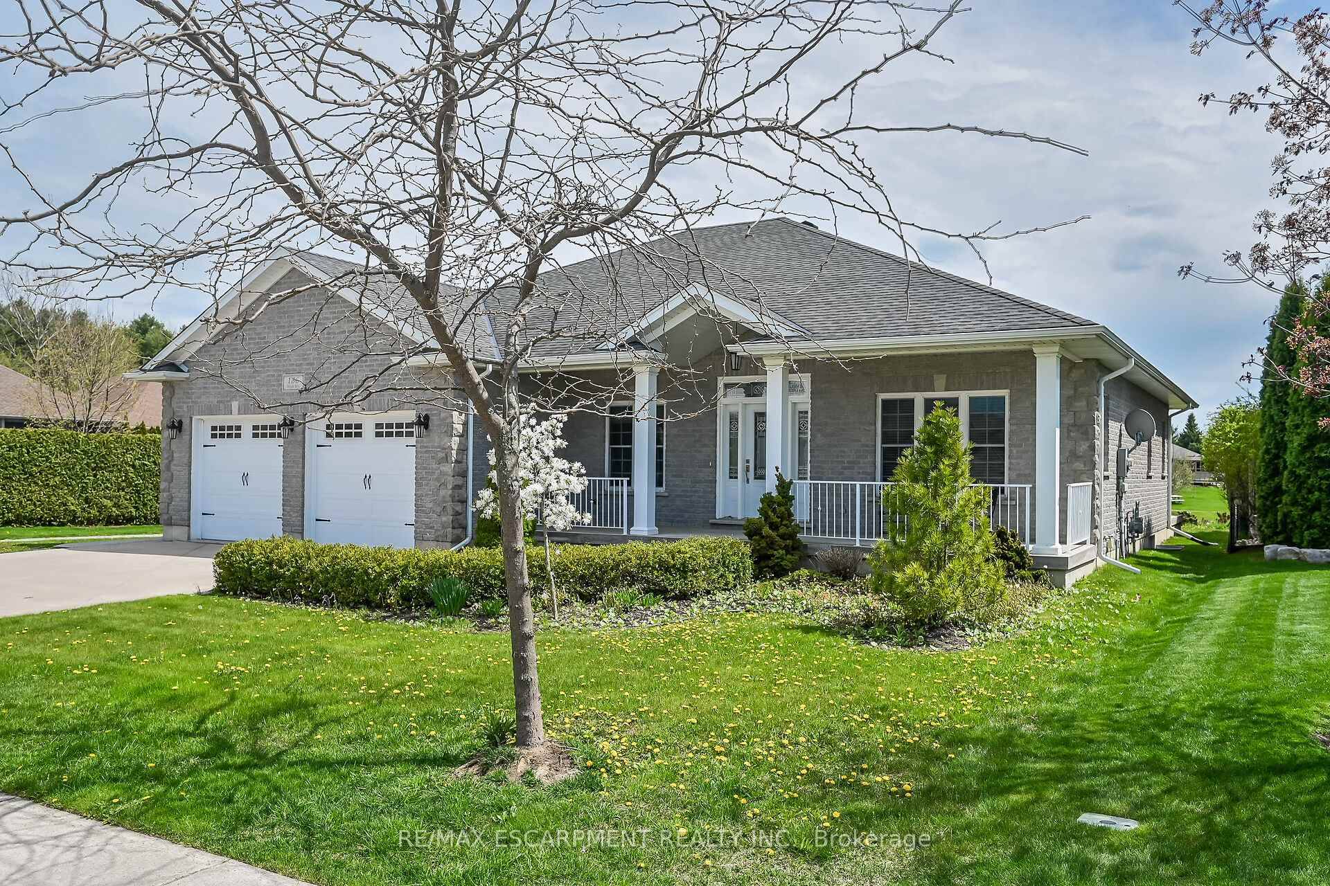 Experience relaxed, nautical ambience here at 186 Donjon Boulevard located in one of Port Dovers most preferred, prestigious areas surrounded by similar upscale properties close proximity to Black Creek, Marinas, ...