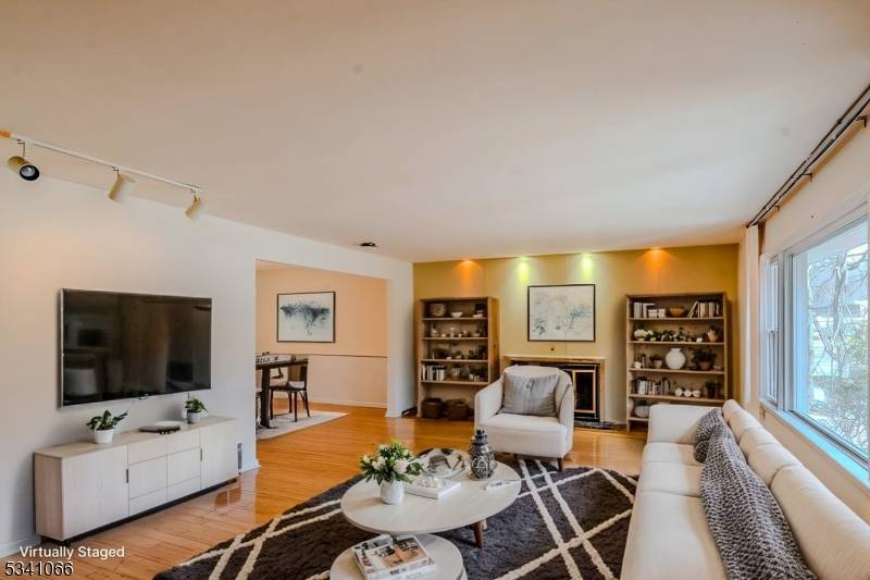 SHORT TERM RENTAL 3 6 MONTHS 3 4 bedroom rental with 2.