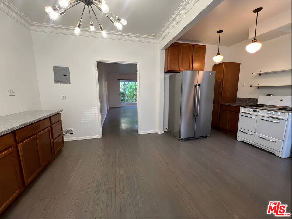1441 1/2 N Hayworth Ave 2BR Hollywood Hills East La