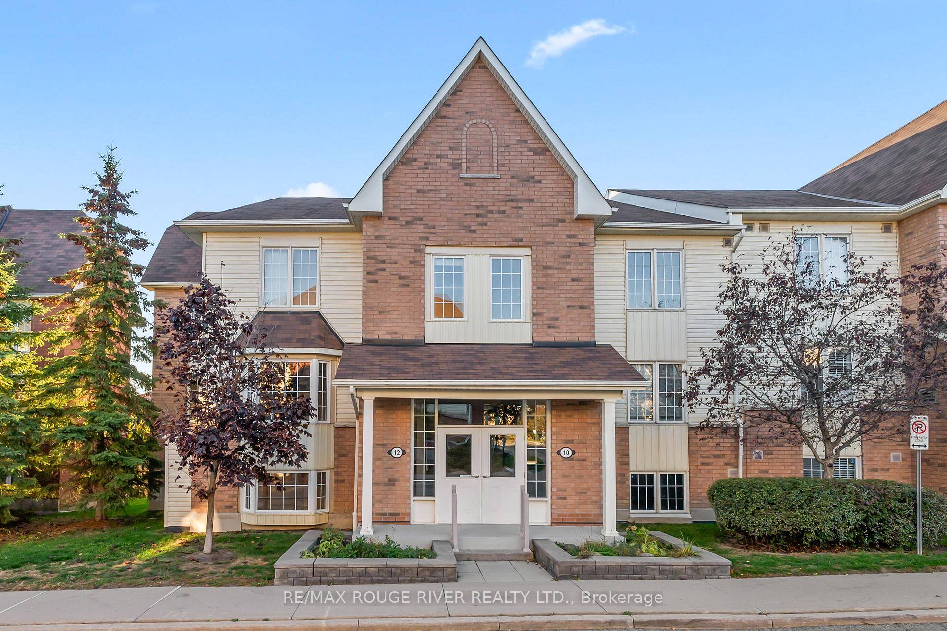 Welcome to this charming and well maintained condo stacked townhome offering a bright, open concept layout perfect for comfortable family living and entertaining.