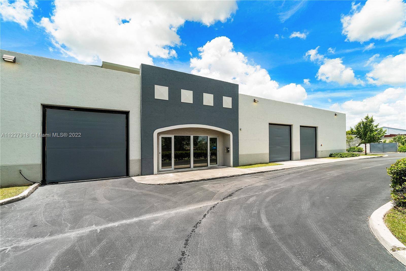Just Reduced Freestanding Commercial Kitchen Warehouse.