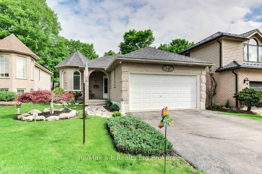 Step inside this warm and welcoming bungalow, with the perfect blend of comfort and style all nestled on a beautifully landscaped lot in The Potter's Wood Neighbourhood and has everything ...