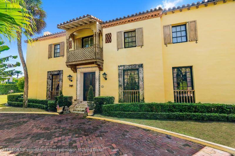 First time on market ! Marion Sims Wyeth with 4 bedroom 4.