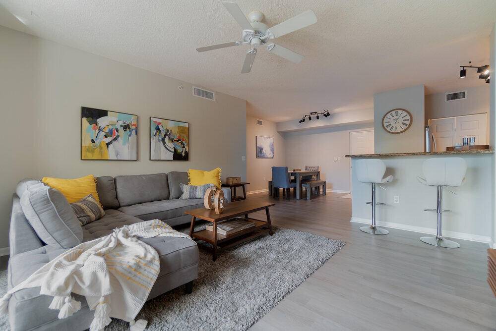 Beautifully maintained 2 bedroom, 2 bath condo located in the heart of the desirable St.