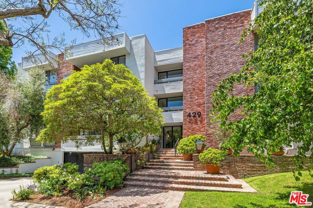 429  N Oakhurst Dr 2BR Beverly Hills Post Office | B.H.P.O. La