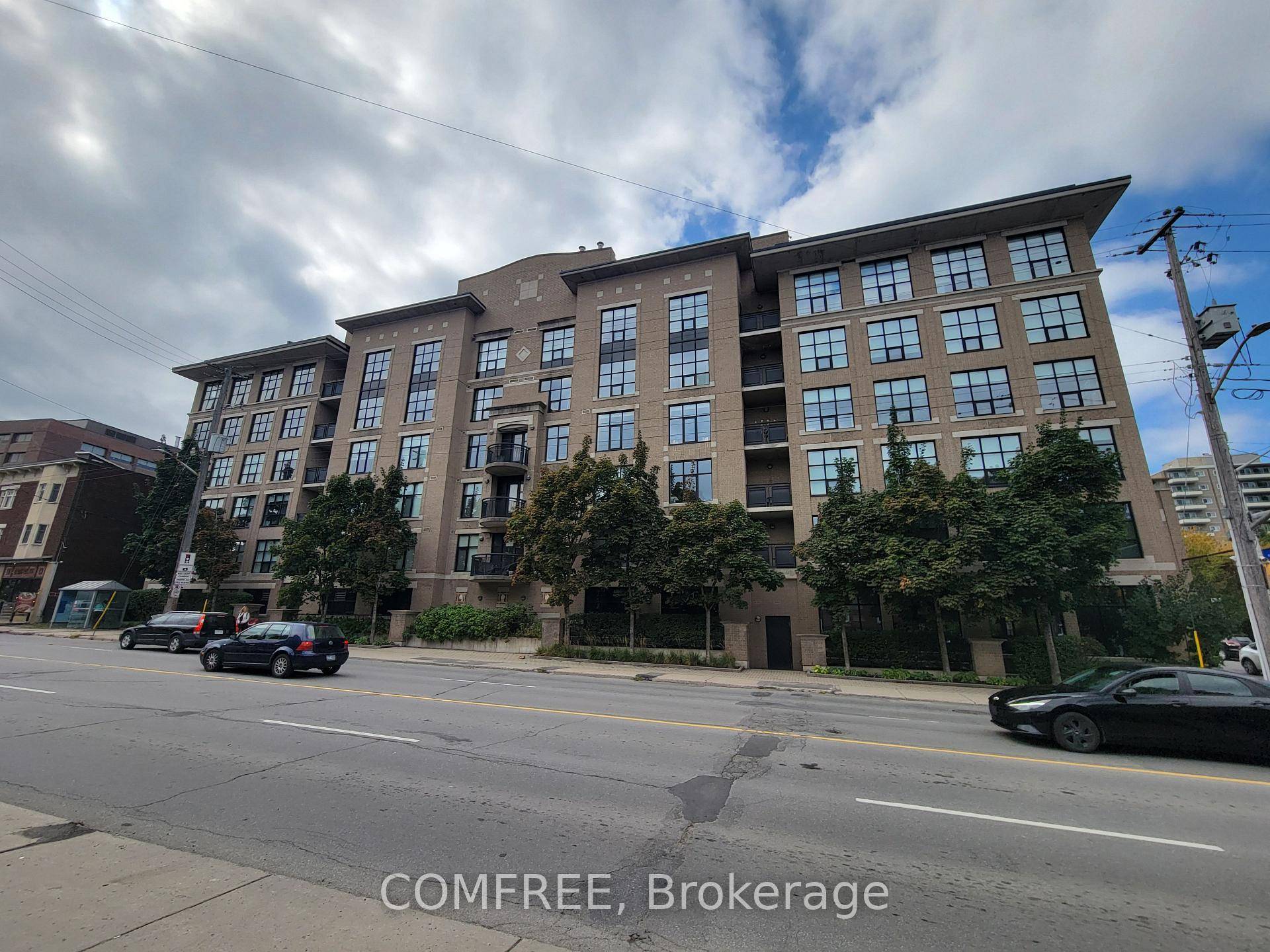 Welcome to 290 Powell Avenue, a one bedroom luxury condo perfectly situated in one of Ottawa s most vibrant and walkable neighborhoods.