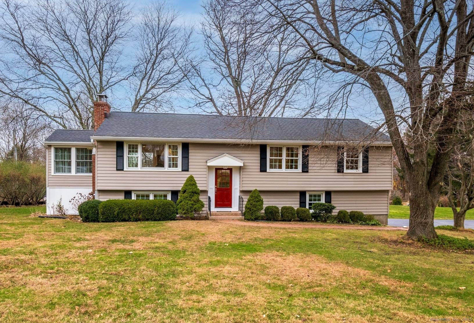 Sturges Brothers have once again delivered their renowned craftsmanship in this fully renewed 3 bedroom, 2.
